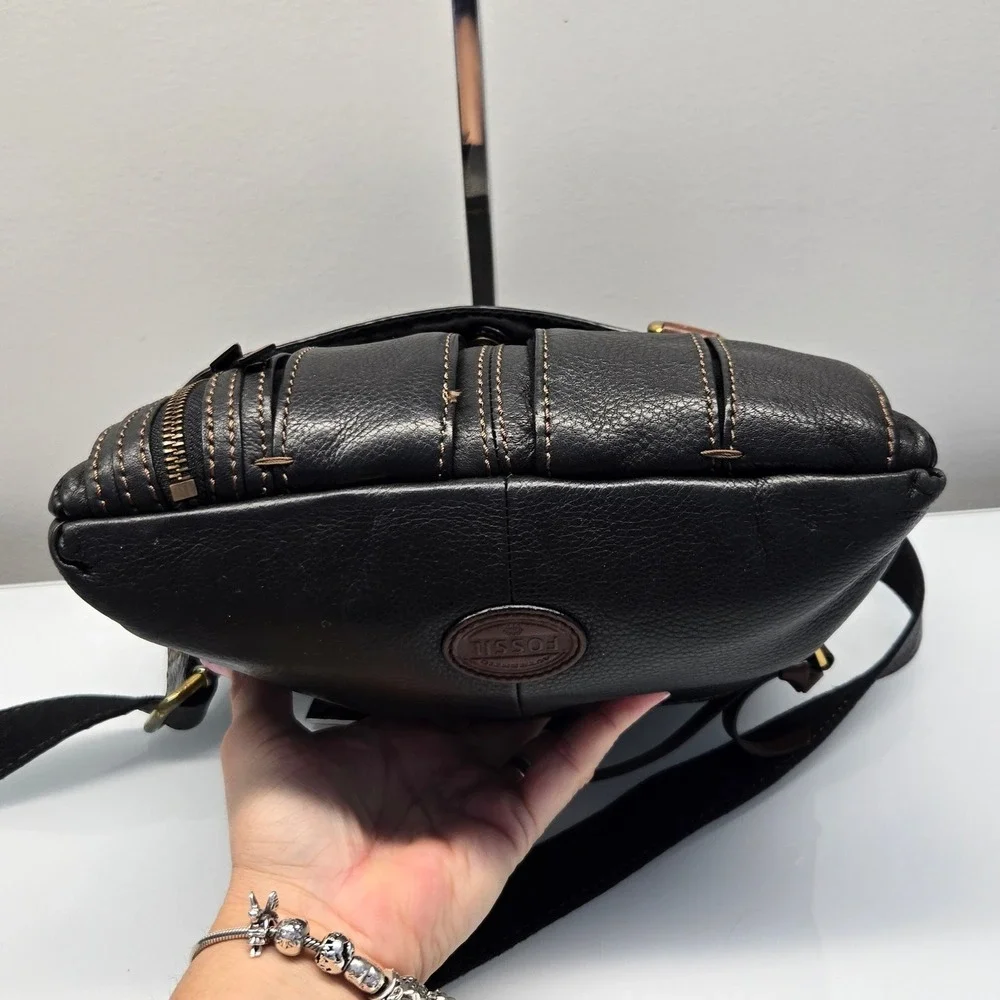 Fossil Crossbody Messenger Bag Medium Black Pebbled Leather Multi Pocket Utility